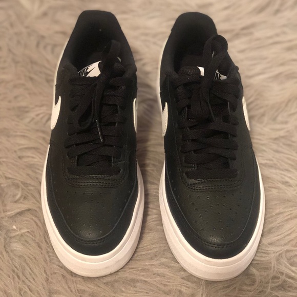 Womens Court Vision Alta Sneaker - Picture 2 of 5